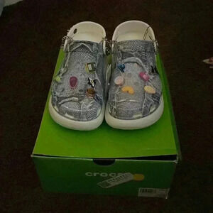 Women’s Crocs size 9